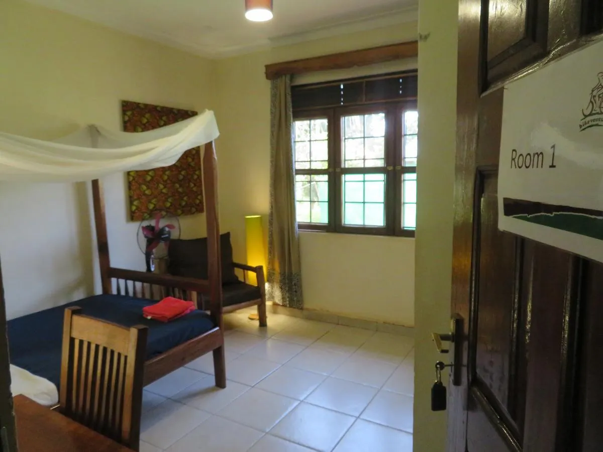 Guest house Bikeventures House Uganda Hotel Jinja